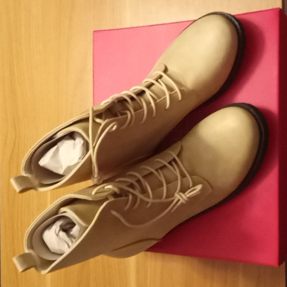 Catherine Malandrino "Booney" Vegan Leather Lace Up Boots in Size 8 (NWT)